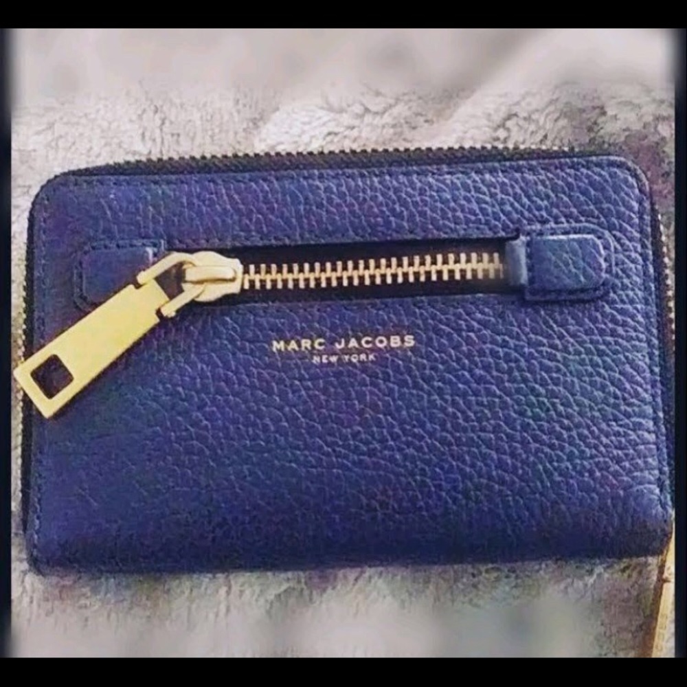 Marc Jacobs continental wristlet wallet